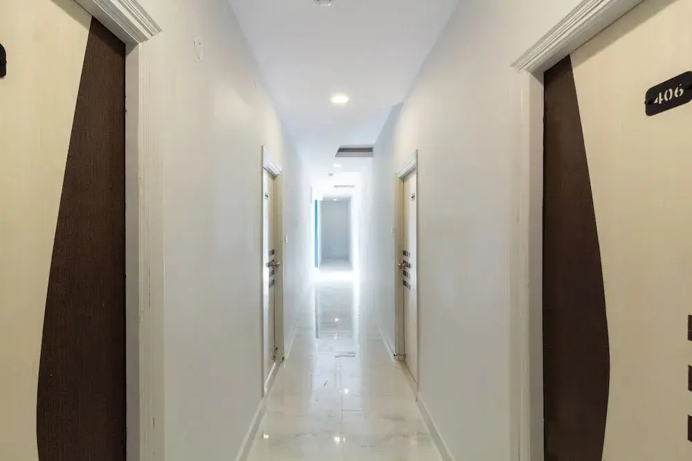 THE STROBE SILVERKEY HOTEL