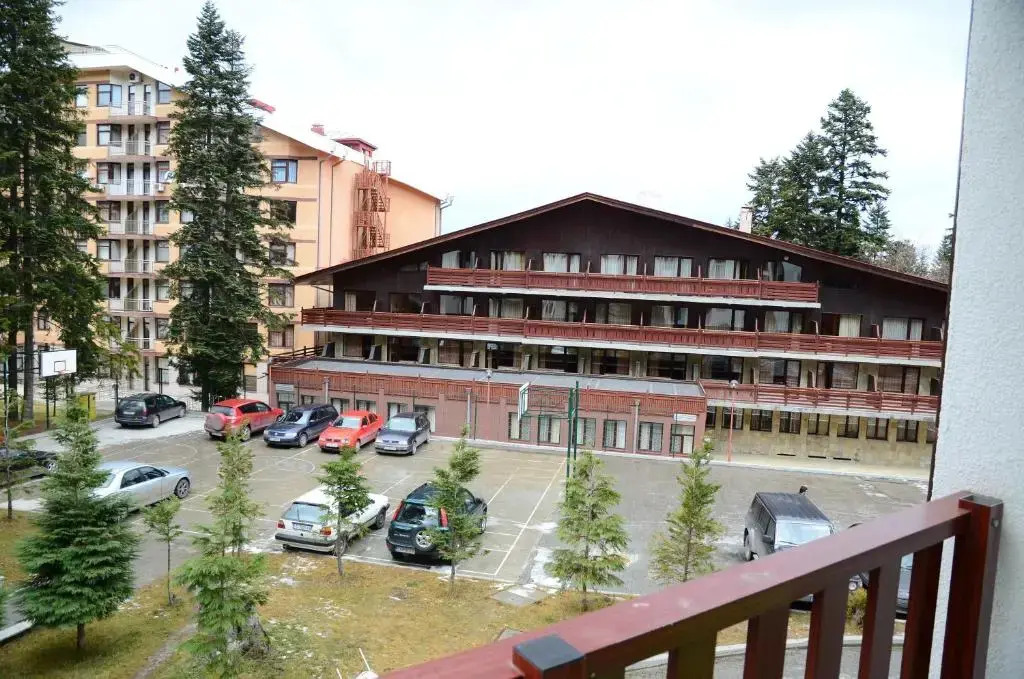 TES Flora Apartments