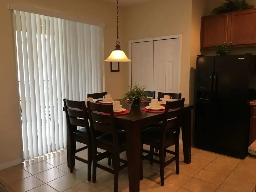 Stunning 6 bed Home With Modern Decor and own Private Pool