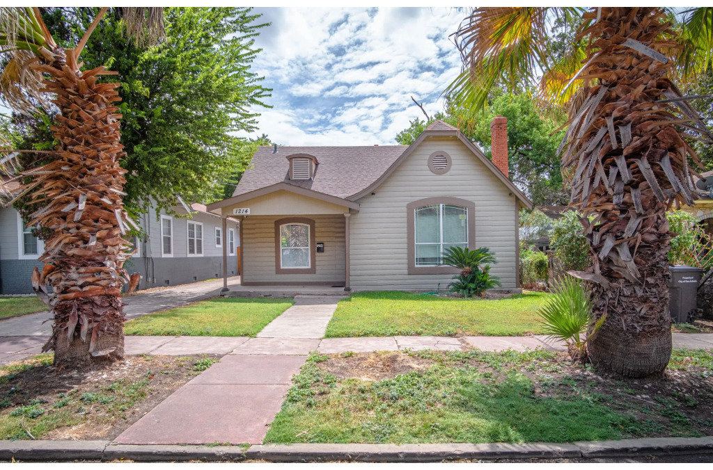 Large 3br/2ba Family Home W/patio Near Downtown!