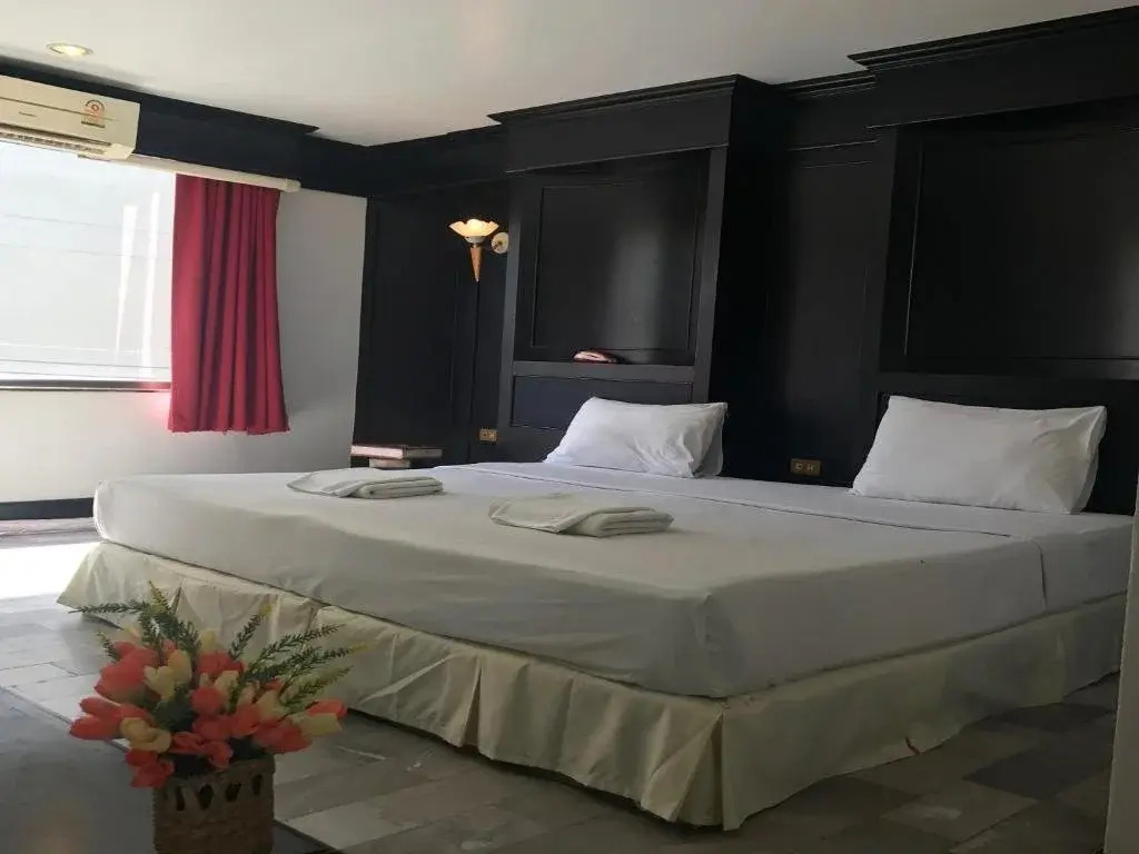 Maximum Boutique Hotel