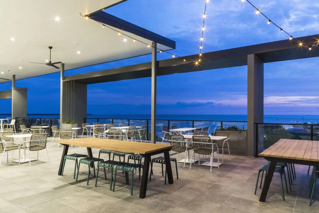 Oaks Cairns Hotel