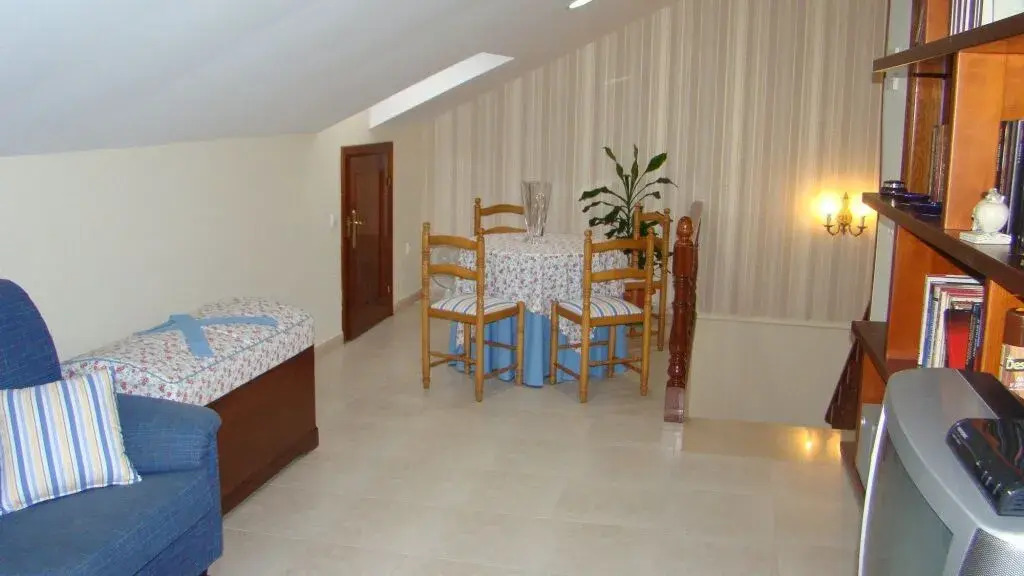 Apartment in O Pindo, A Coruna 102010
