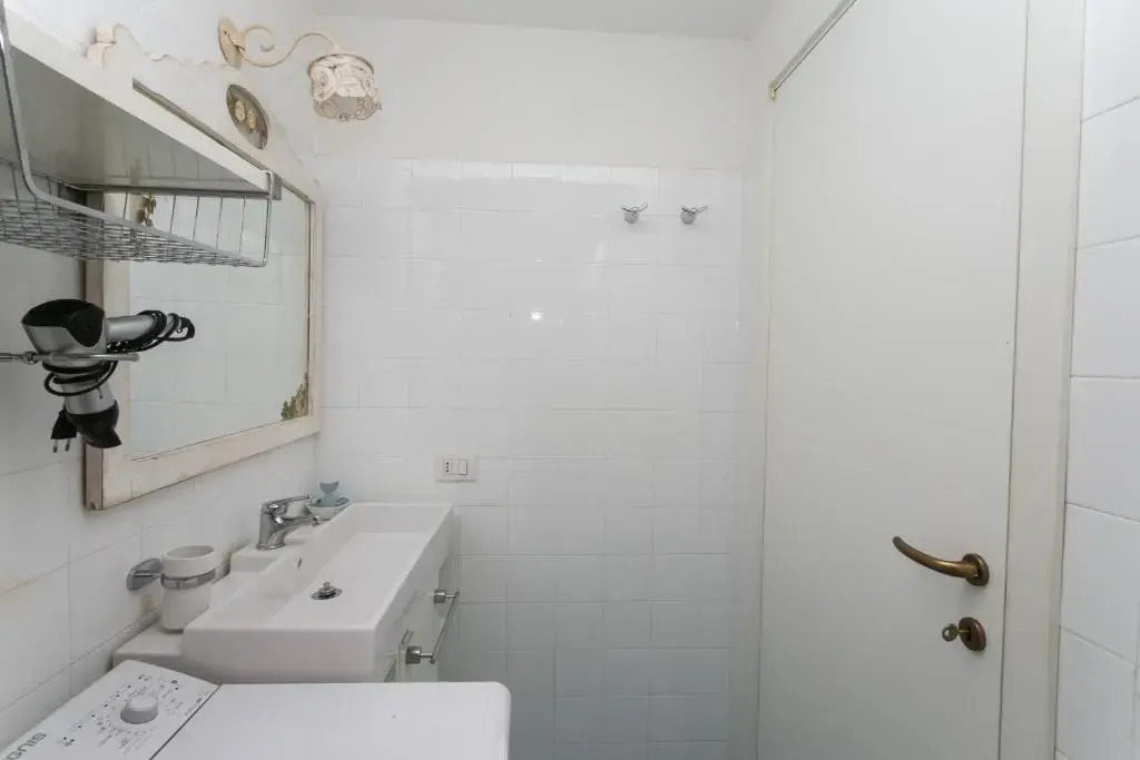 N233 - Numana, bilocale in residence con piscina