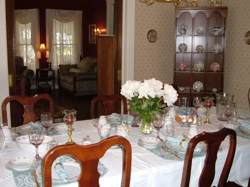 Candlelite Inn Bed & Breakfast