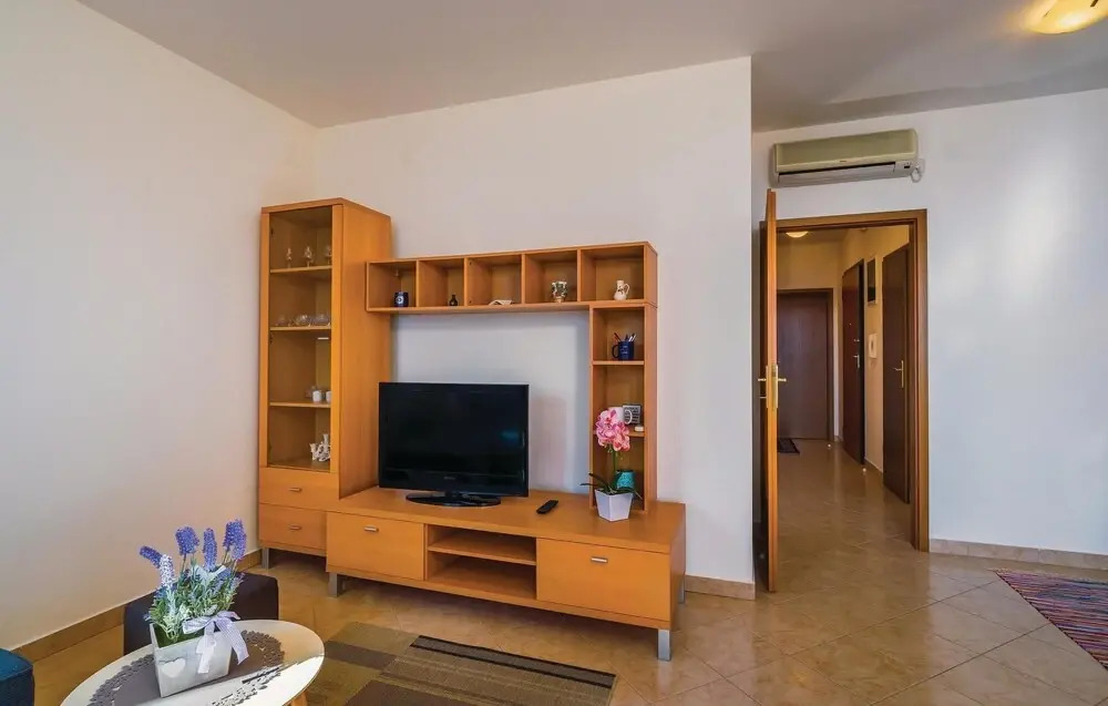 Nice Apartment in Rabac With Outdoor Swimming Pool, Wifi and 2 Bedrooms