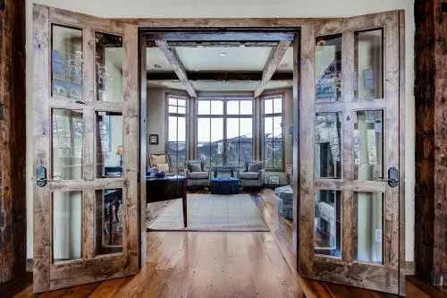 Ski Bridge Lodge - Ski In / Ski Out