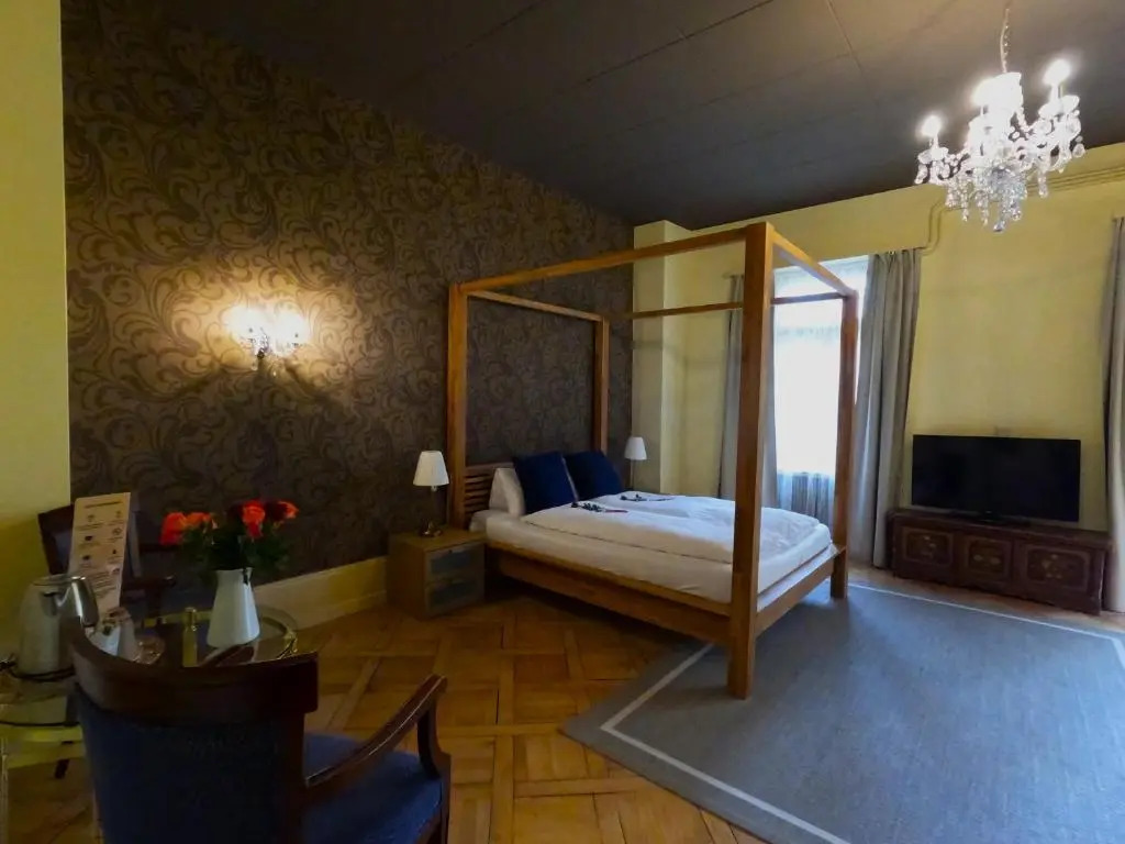 Alpenrose Hotel and Gardens