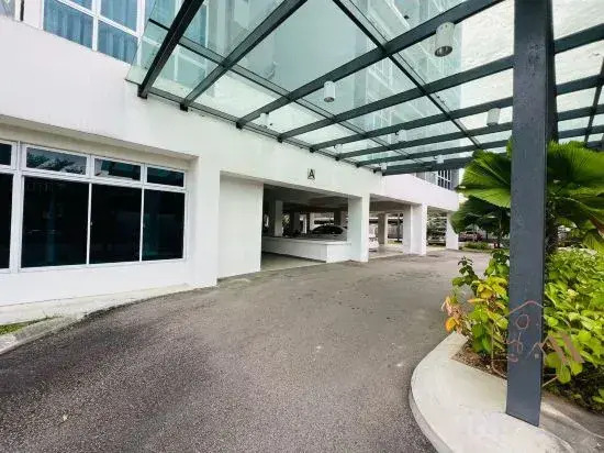 Senai Garden Apartment near Senai Airport&JPO