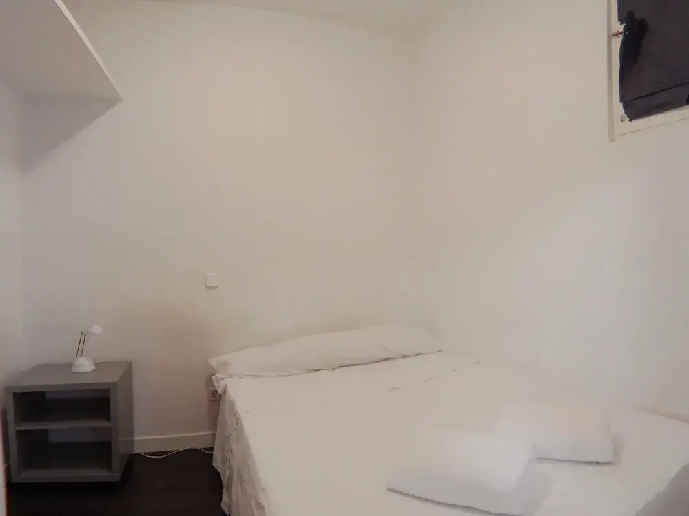Apartamento de 2 Habitaciones a 3 Minutos de La Latina con A/C