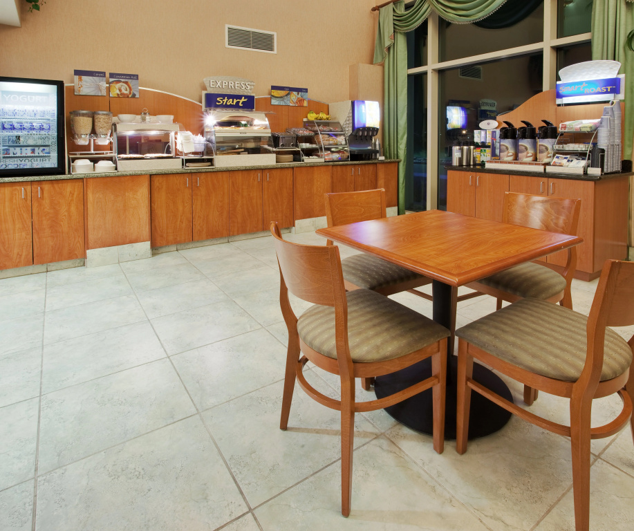 Holiday Inn Express Hotel & Suites Carson City by IHG