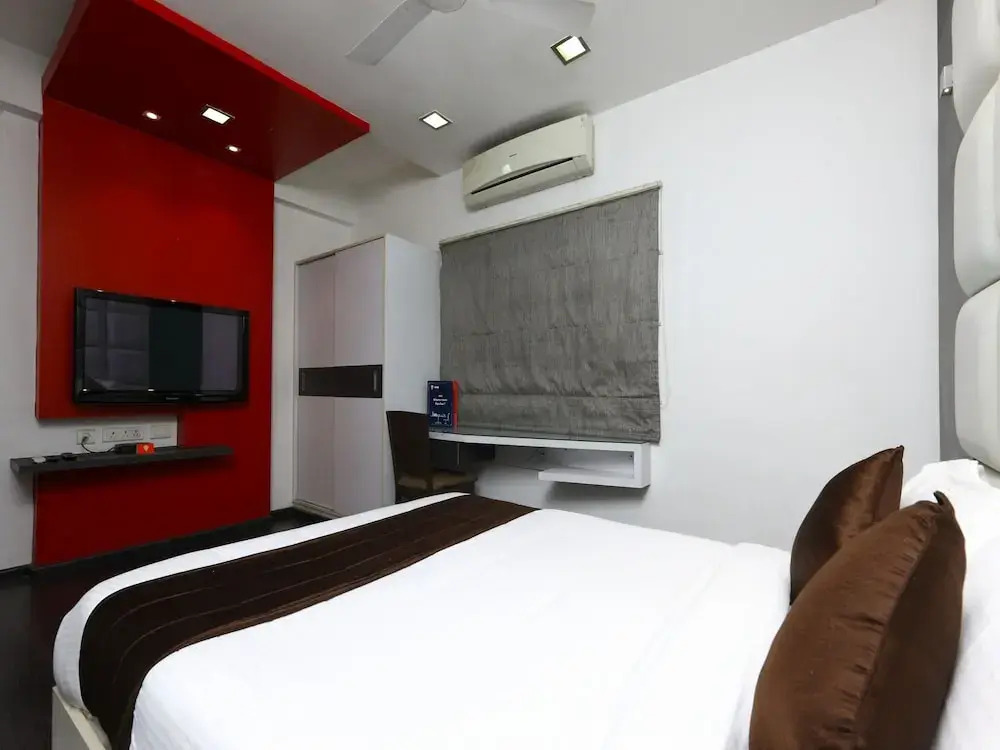 OYO 9911 Apartment Shylee Niwas