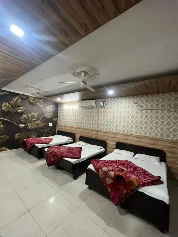 Shri Ganpati Guest House by OYO Rooms