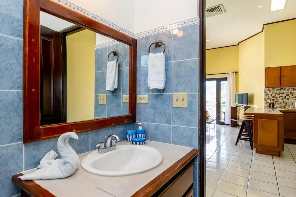 Top-Floor Condo with Sweeping Ocean, Mountain & Marina Views