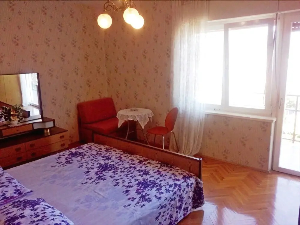 Apartment Frane