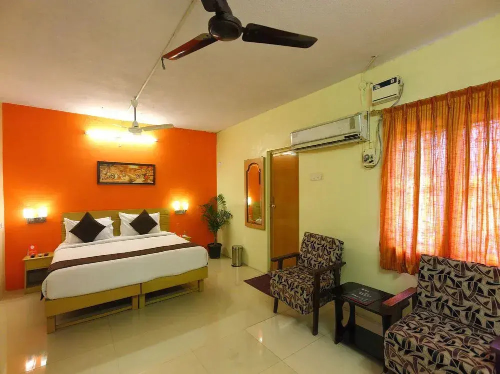OYO 8033 T Nagar