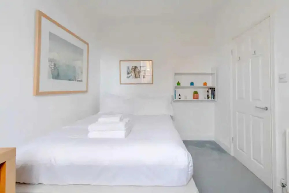 Beautifully Designed 2BD House - by Queen's Park!