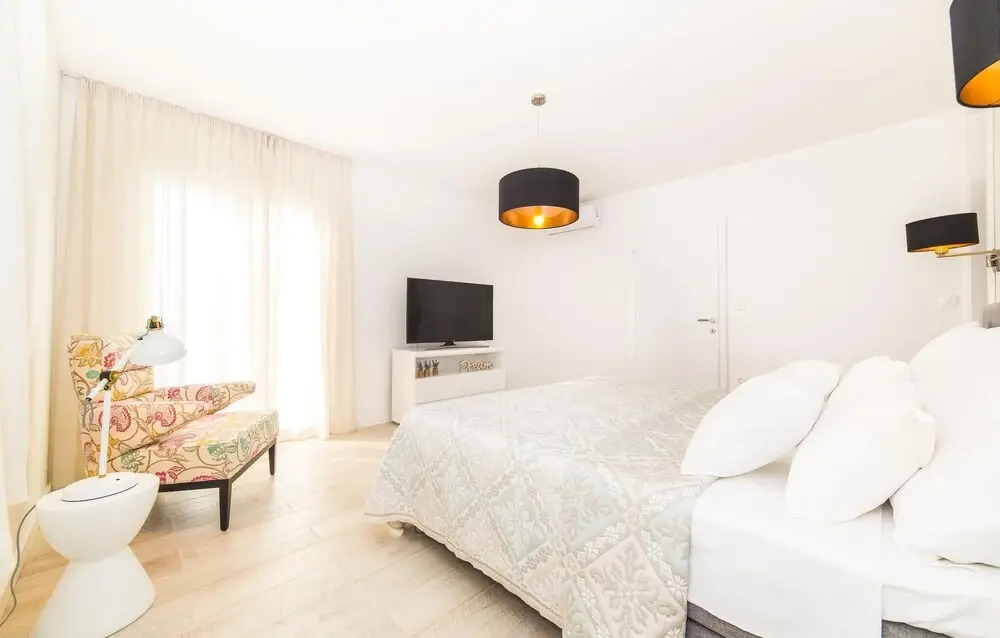 Stunning Home in Primosten With 4 Bedrooms, Wifi and Outdoor Swimming Pool