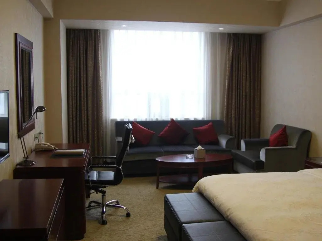 Howard Johnson International Plaza