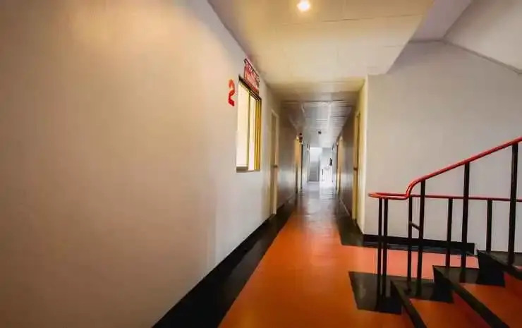Summer Hotel