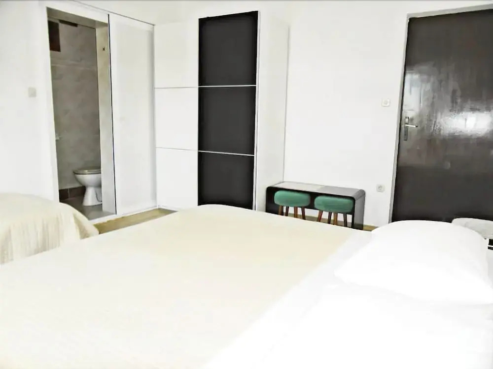 Apartments Josip / Three Bedrooms A1