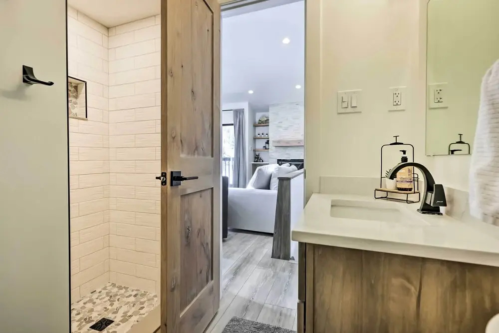 Chic Condo w/ Fireplace: Walk to Main St Frisco!