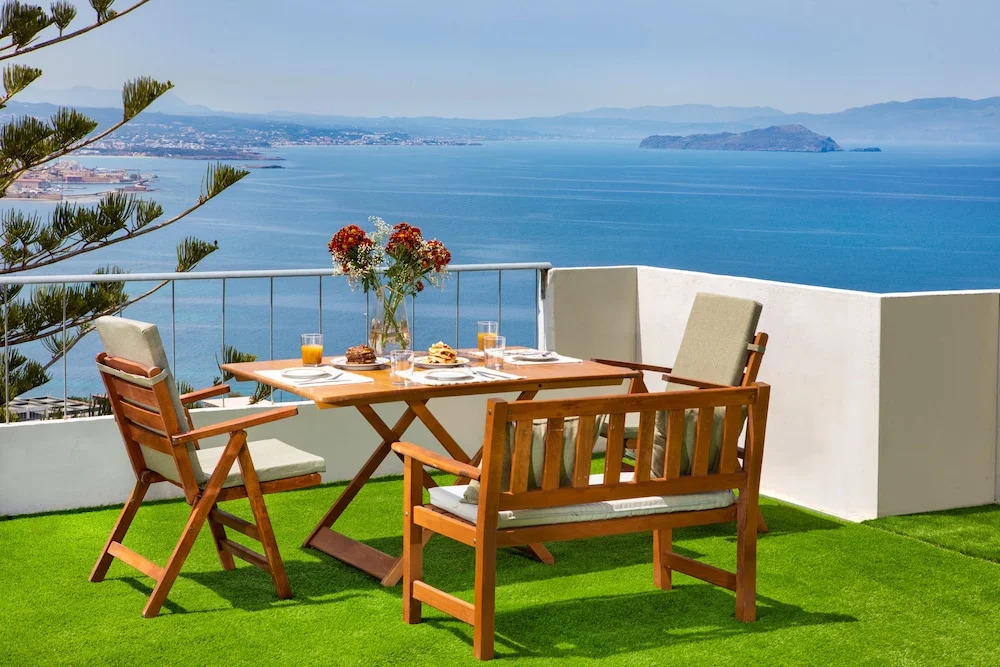 Sunset Home with sea view