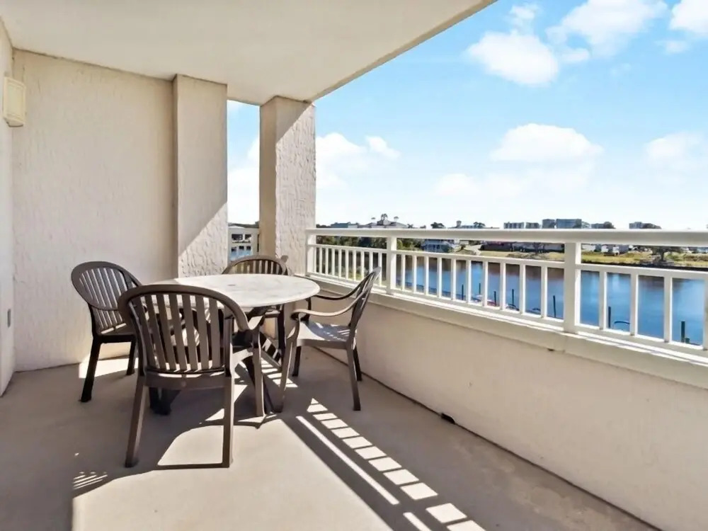 Yacht Club Villas #2-405
