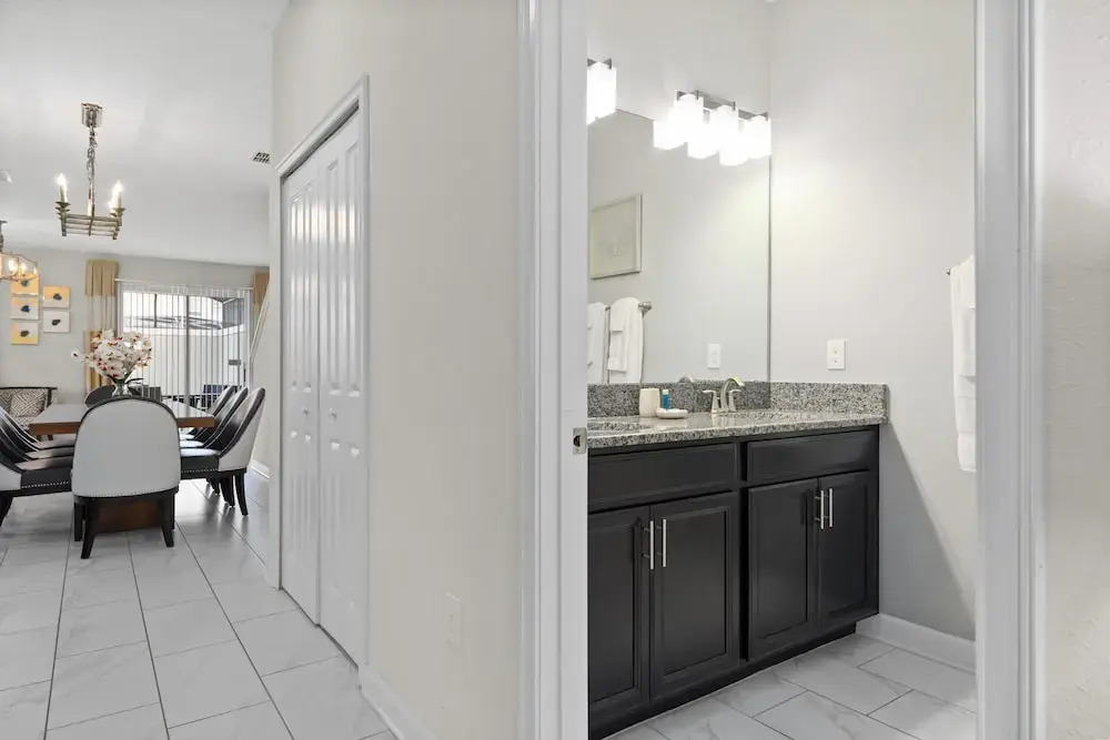 Tr_543r Scenic Champion 5 Bedroom Townhouse