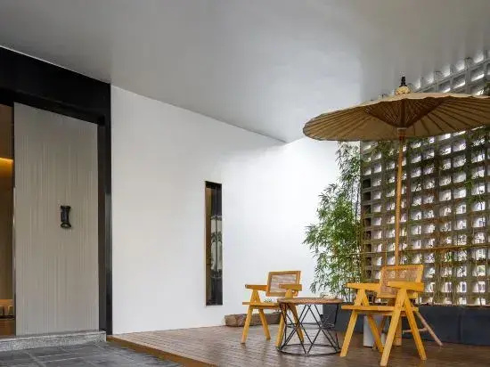 VanFeel Hotel