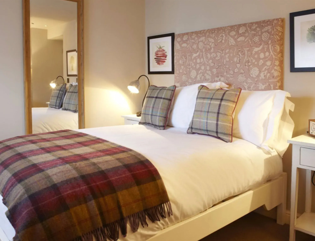 The Plough Inn & Cottages
