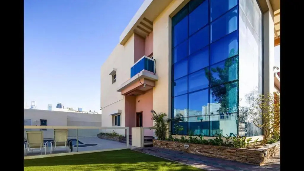 Hometown Apartments - Incredible 4 Bedroom plus maidsroom Villa