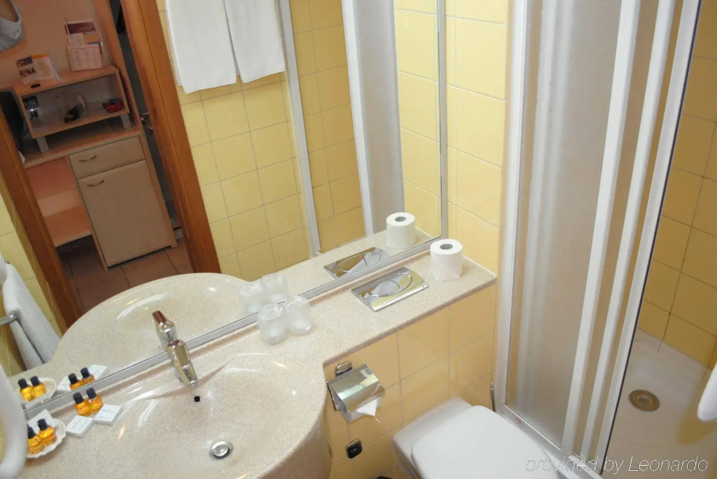 Zenith Hotel