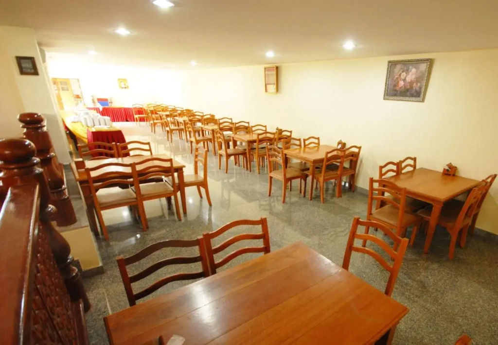 Golden Land Hotel