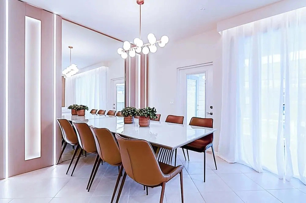 Spacious Townhome With Private Pool Near Theme Parks