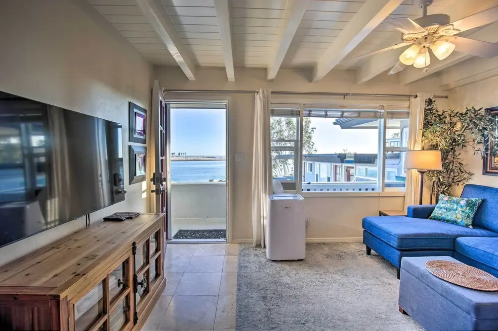 San Diego Hub w/ Bay Views - 1 Block to Beach!