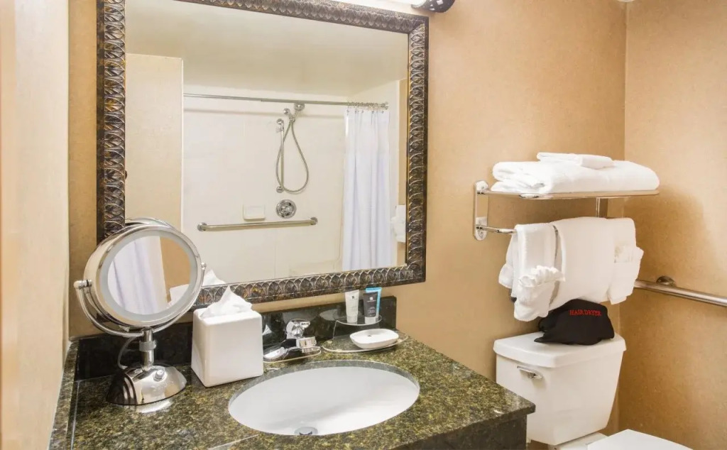 Crowne Plaza Denver International Airport