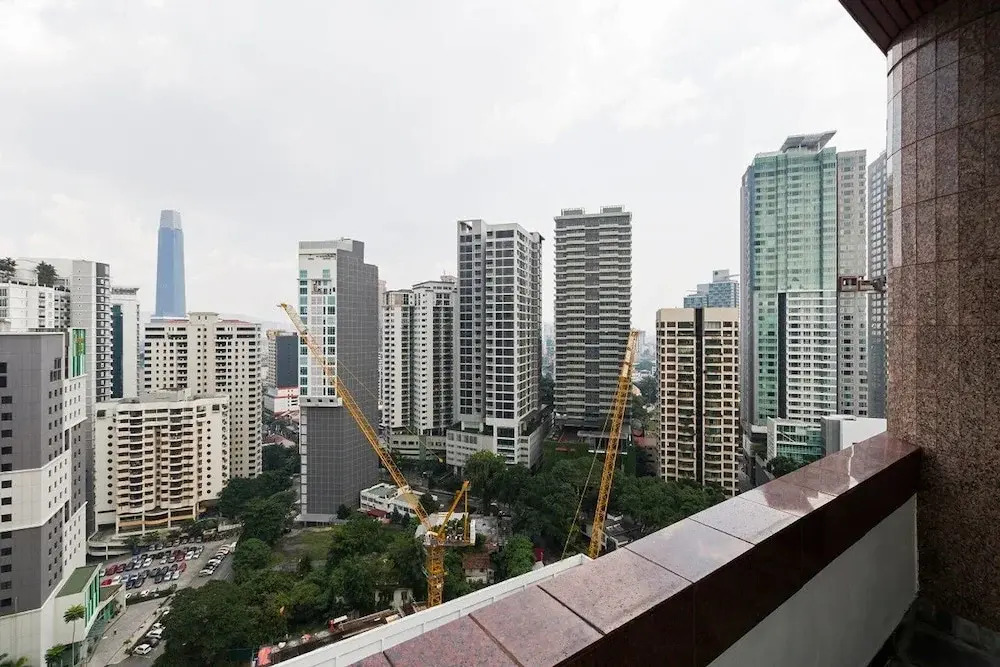Executive 3Br Apartment Suite Near Bukit Ceylon