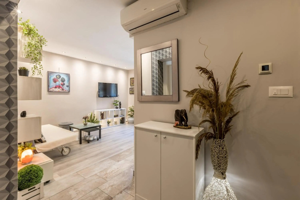 Artistic chill art apartment 2+2.Centar of Split.