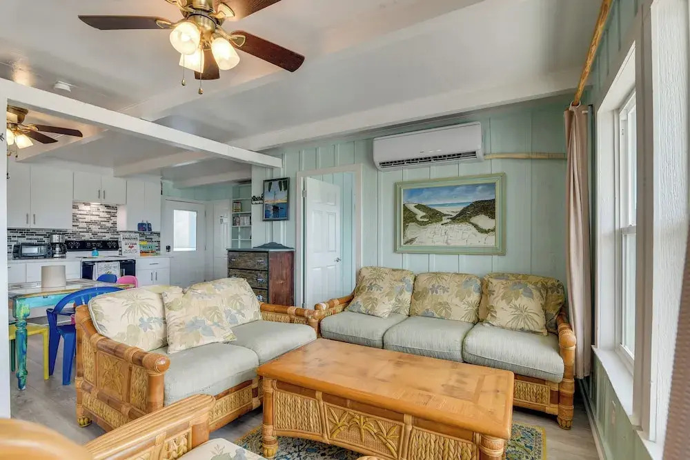 Walk to Shore: Freeport Beach House w/ Grill