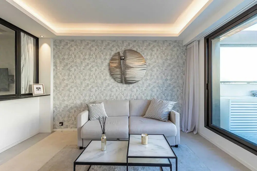 2 Room Apartment in Heart of Cannes+20m2 Terrace