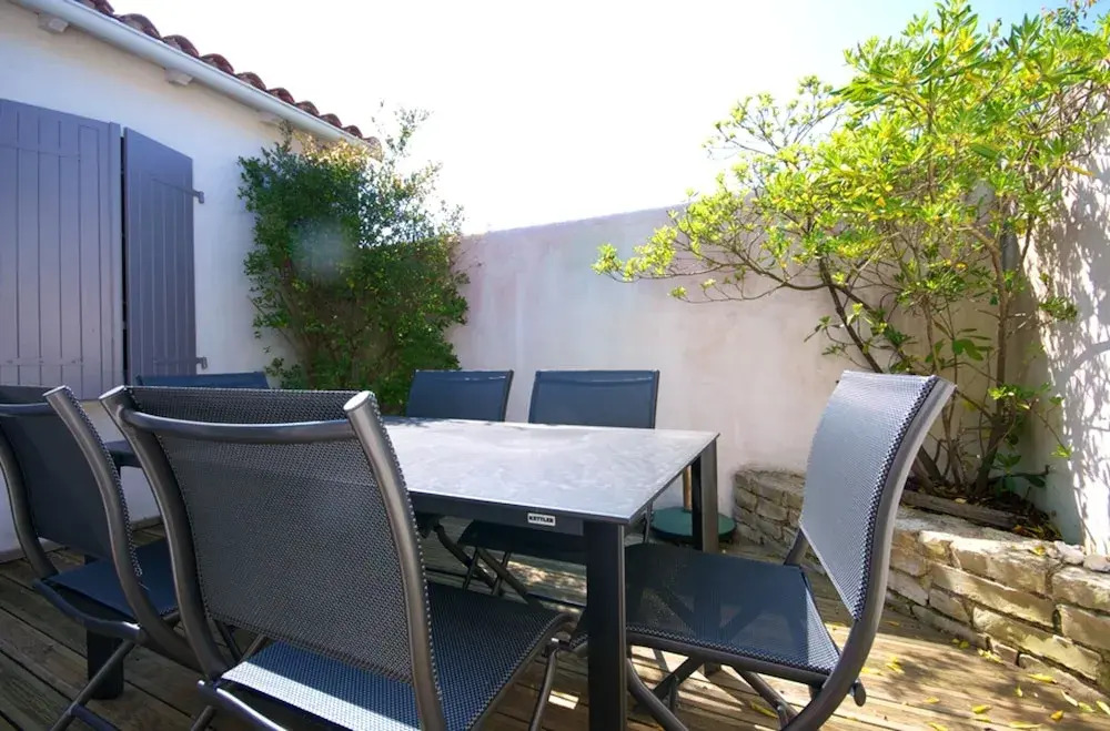 House With 2 Bedrooms in Le Bois-plage-en-ré, With Pool Access, Furnis