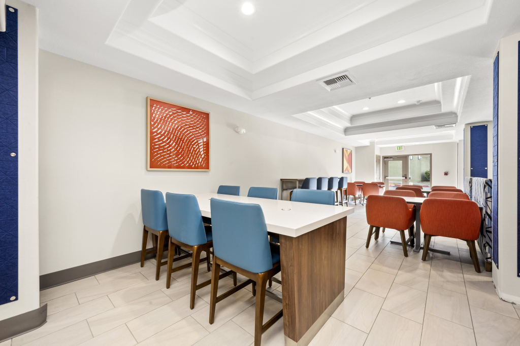 Holiday Inn Express Hotel & Suites Lincoln-Roseville Area by IHG