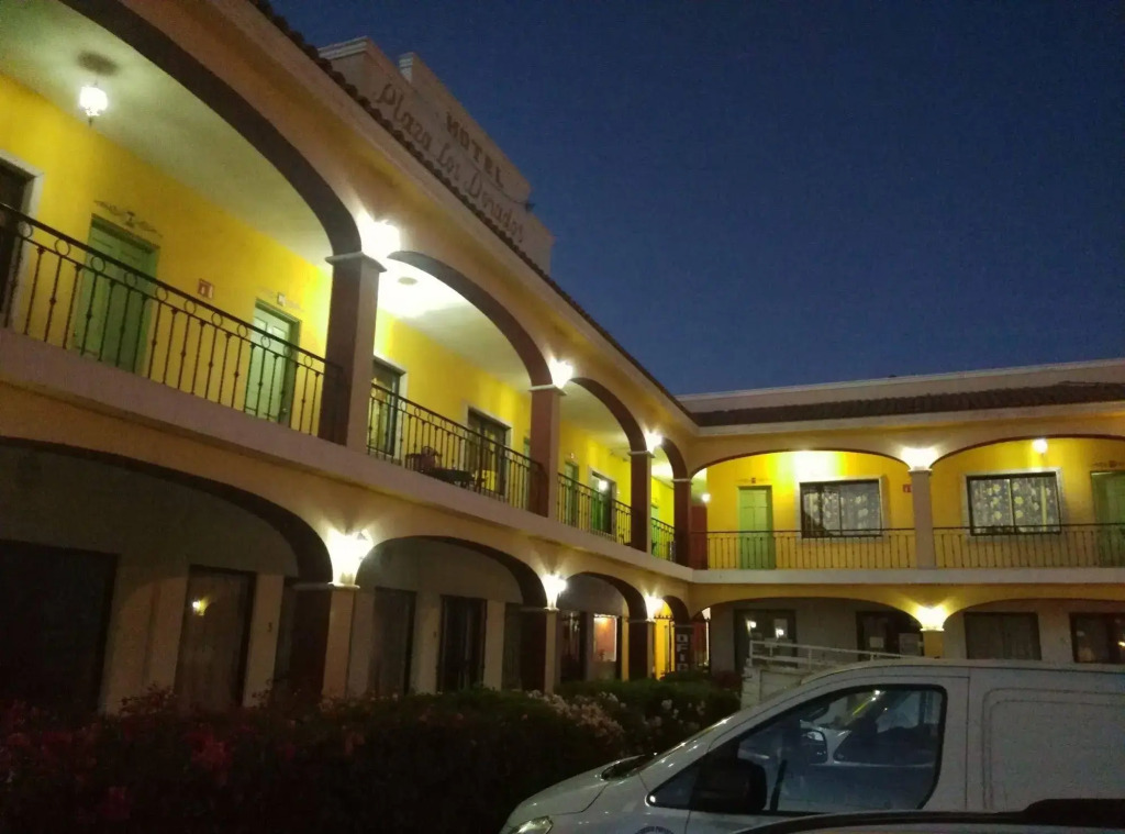 Plaza Los Dorados