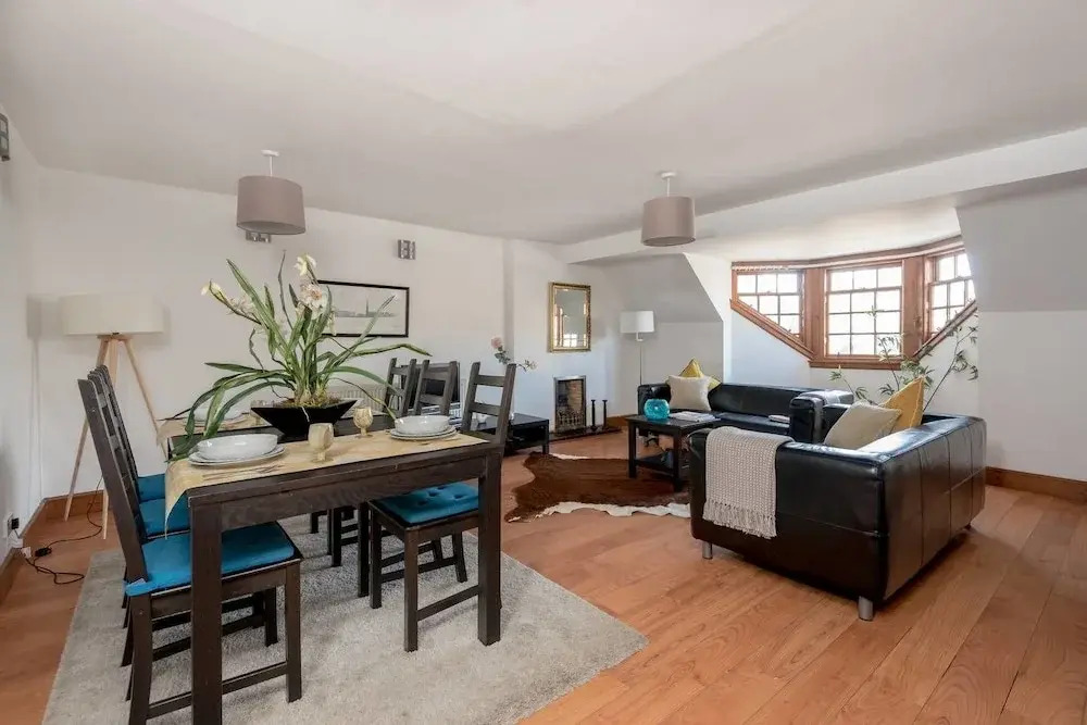 Stylish Frederick Street Flat Heart Of The Centre