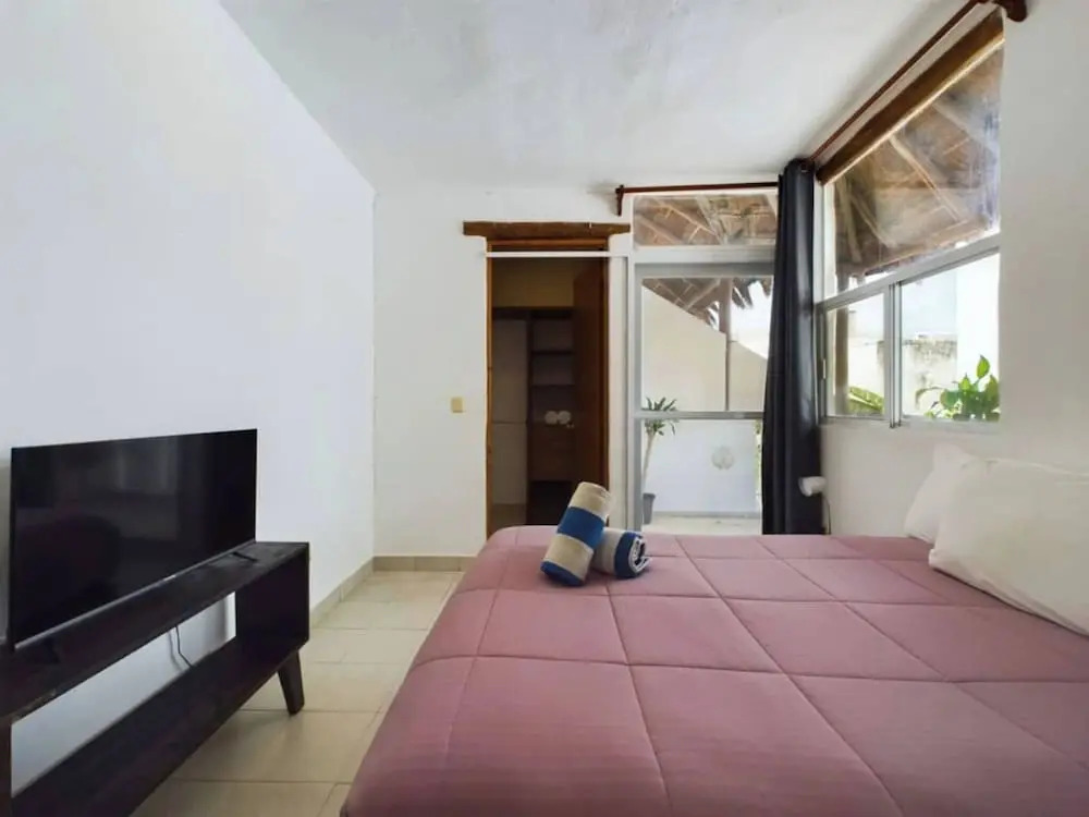 Chic 1BR With Pool & Parking Close to ADO