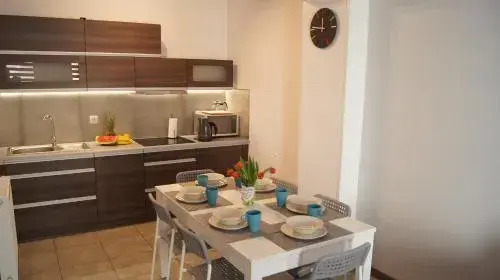 Apartament Riwiera dla 2 par i 2 dzieci, 300m od plaży