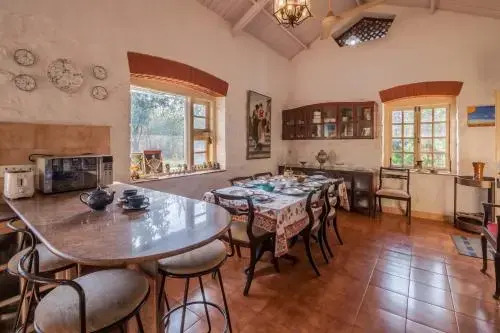 Retreat on Cloud 9 by Vista Rooms