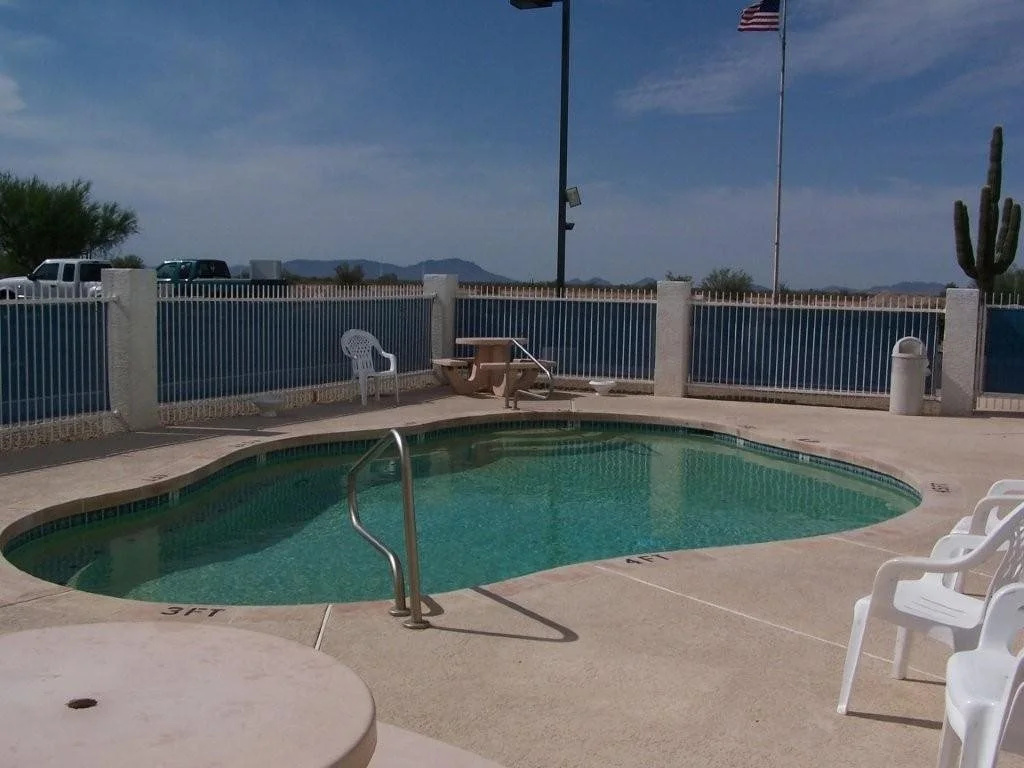 Americas Choice Inn & Suites
