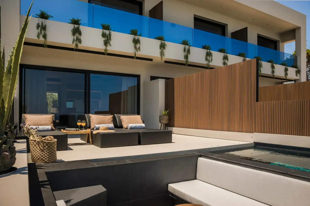 SEA ZANTE Luxury Beachfront Retreat